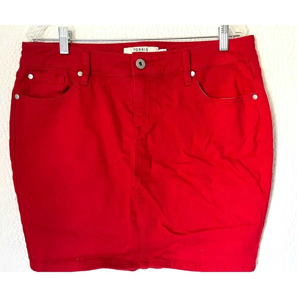 Torrid "First At Fit" Red Denim Mini Skirt. Size 16.